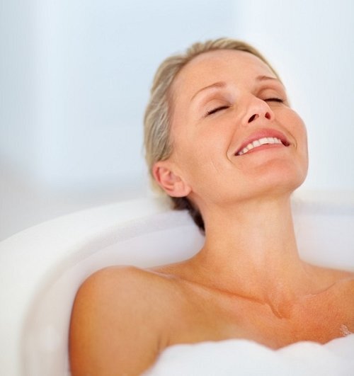 What does cheekbone augmentation by means of a filler consist of?