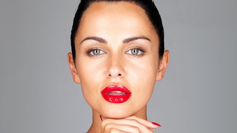 The secrets of a fleshy and sexy mouth ❒ Studio Romano Fuhr