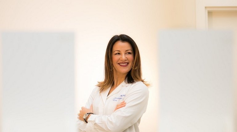 Dr Jasmin Fuhr receives the Woman is 2019 award ❒ Studio Romano Fuhr
